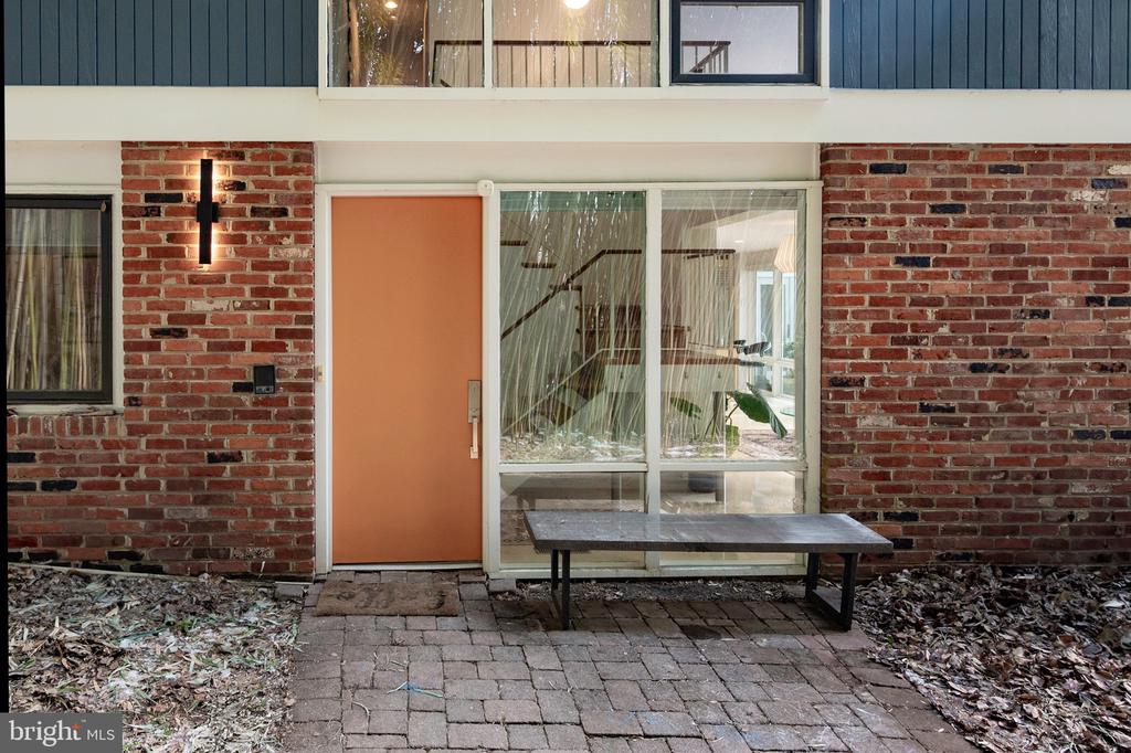 2114 Whiteoaks Dr