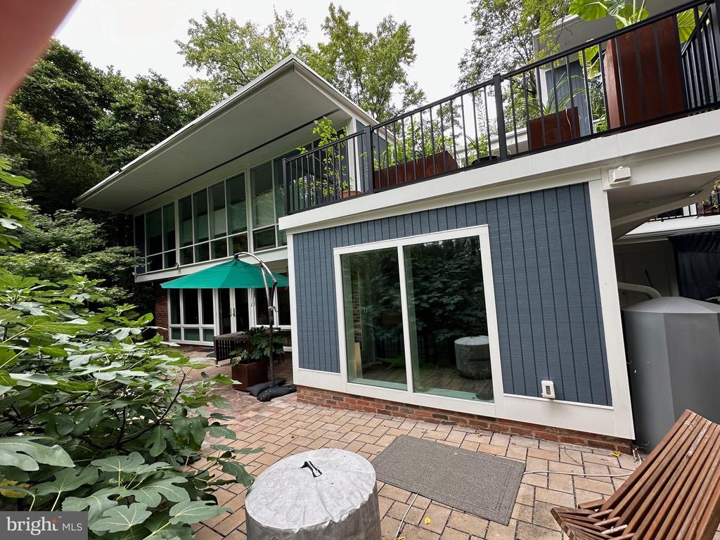 2114 Whiteoaks Dr