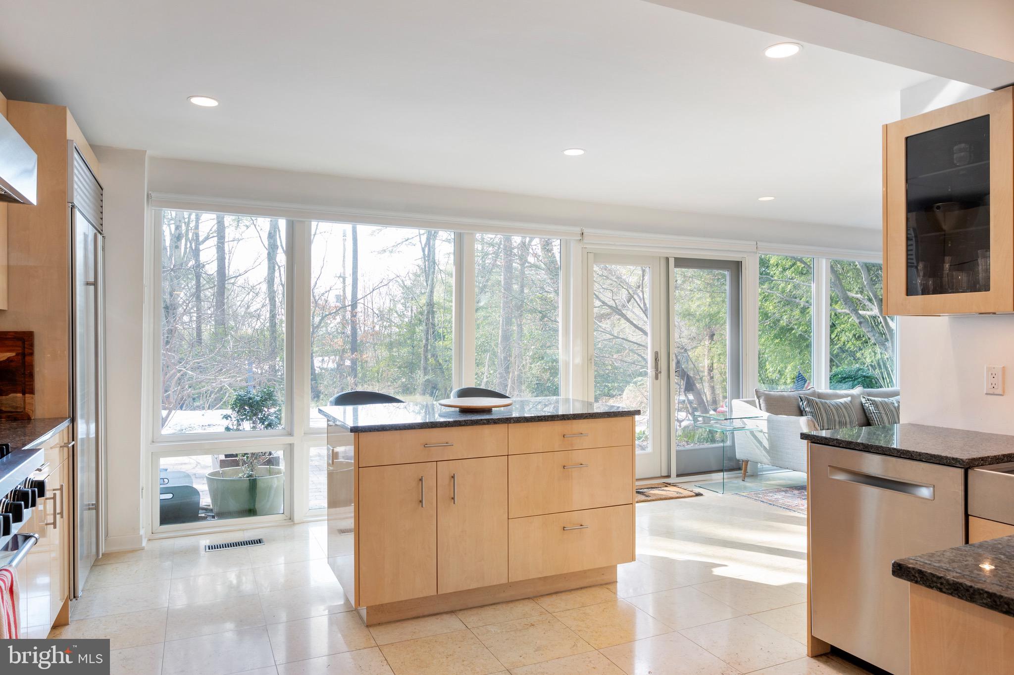 2114 Whiteoaks Dr