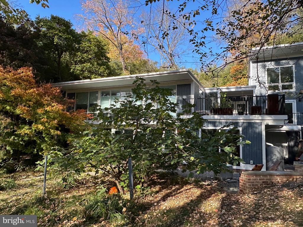 2114 Whiteoaks Dr