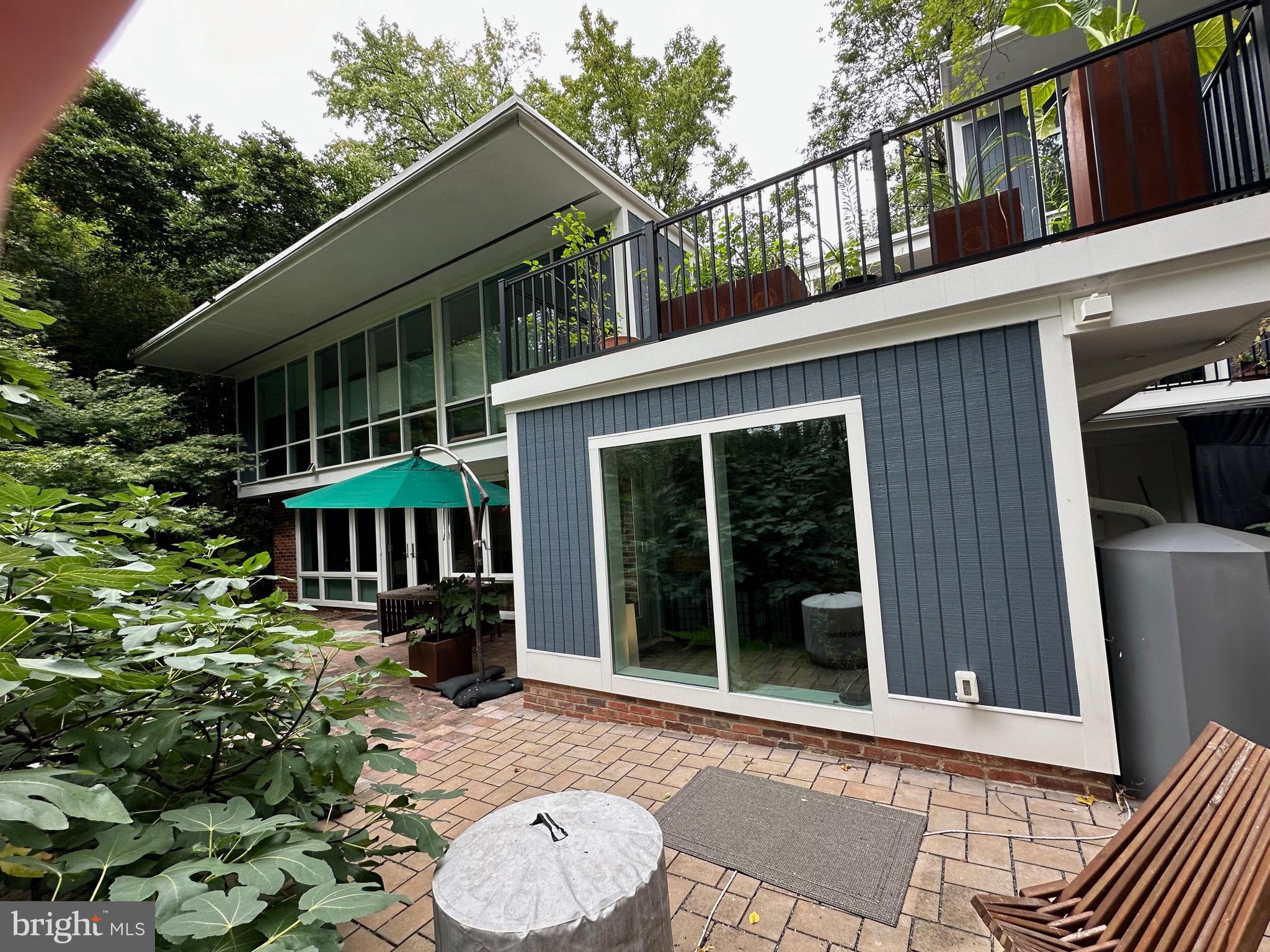 2114 Whiteoaks Dr