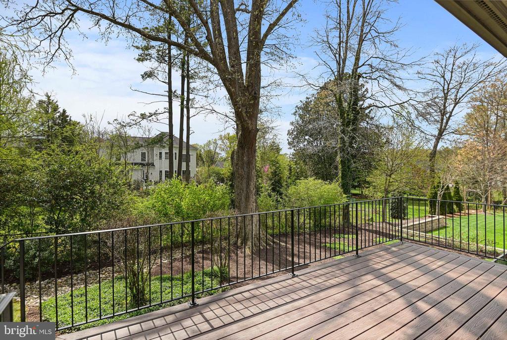 6535 Fairlawn Dr