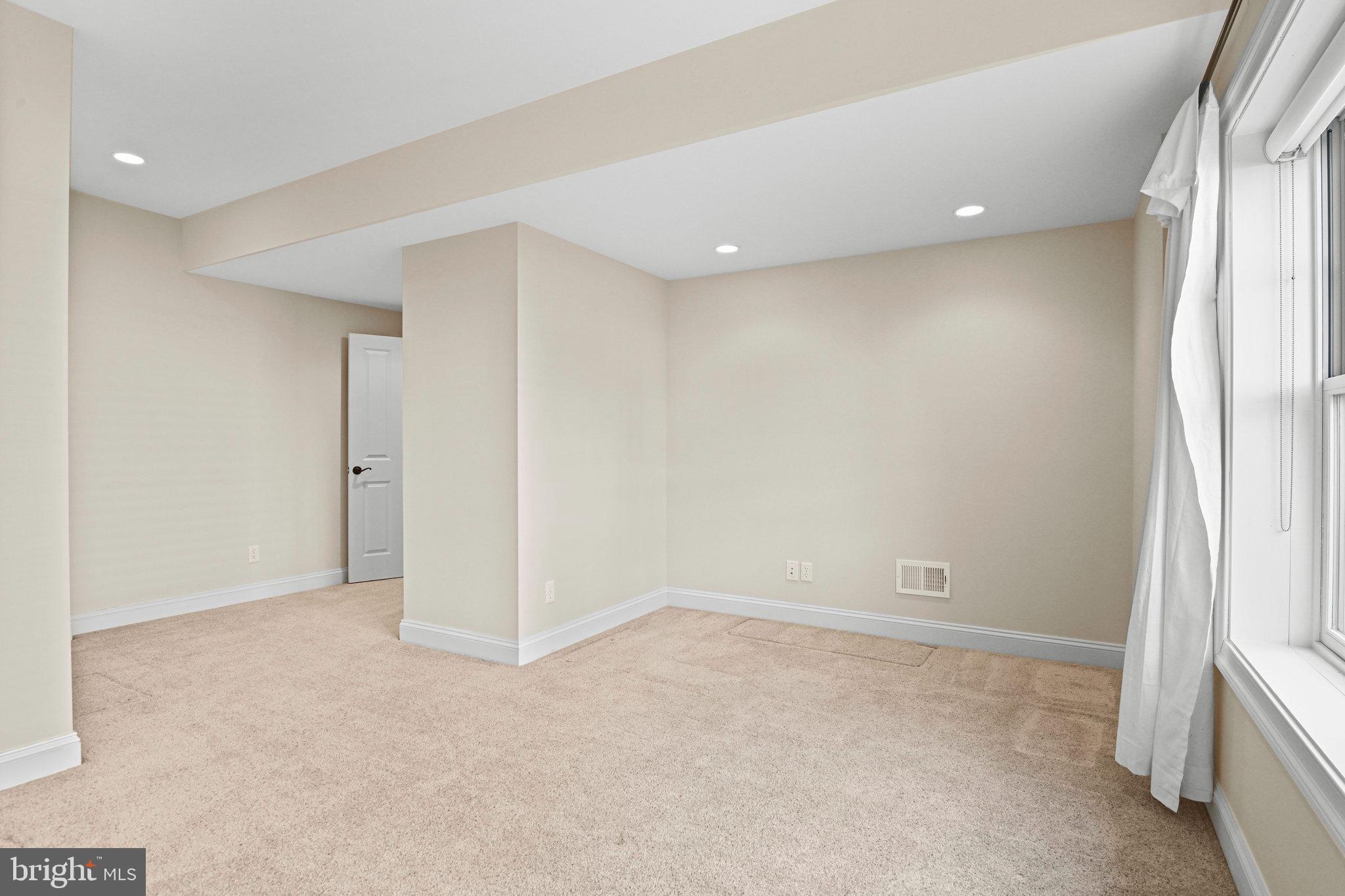 6535 Fairlawn Dr