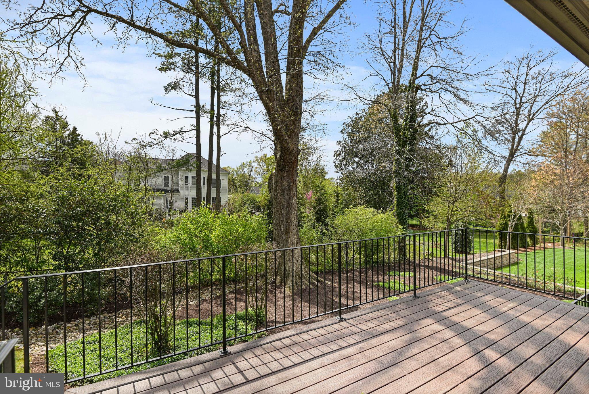6535 Fairlawn Dr