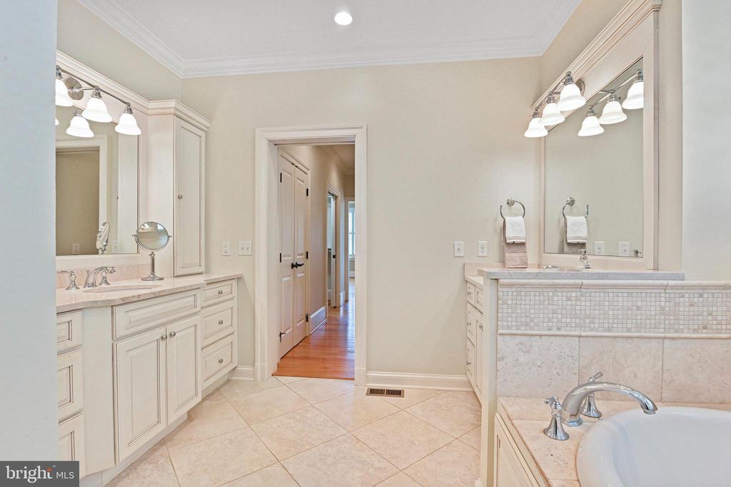 6535 Fairlawn Dr