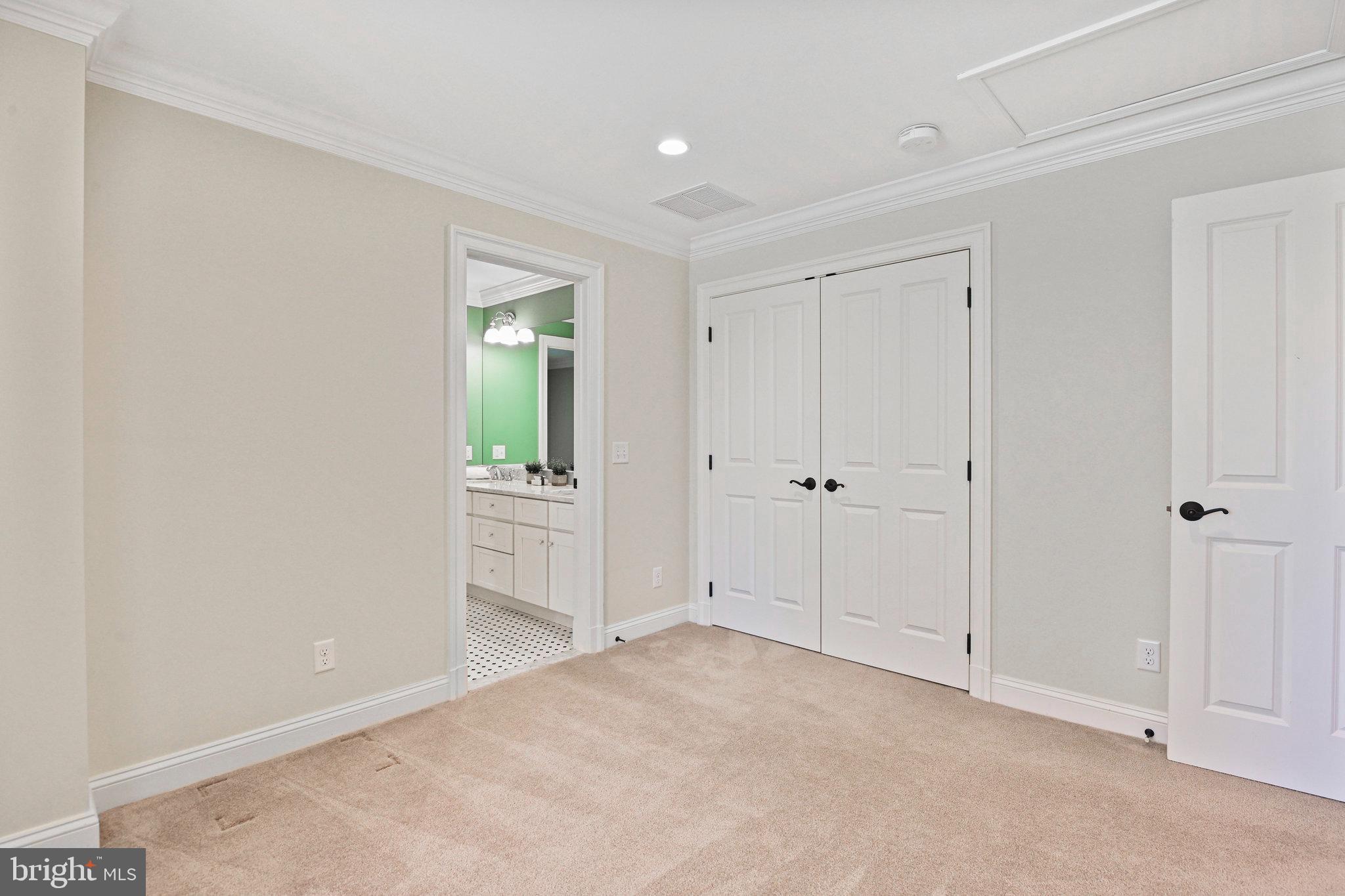 6535 Fairlawn Dr