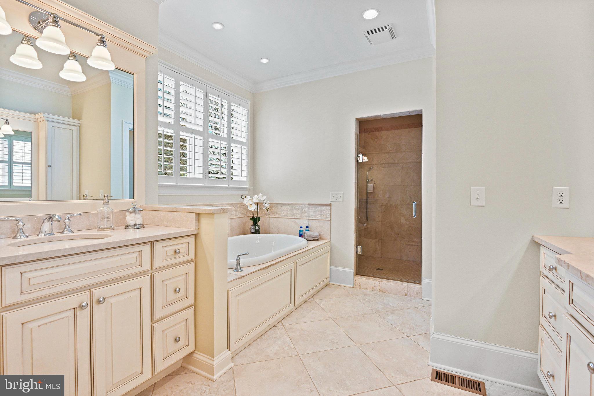 6535 Fairlawn Dr