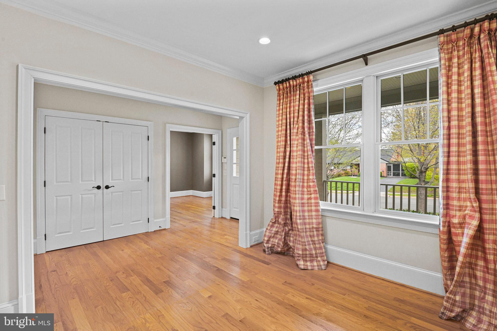 6535 Fairlawn Dr