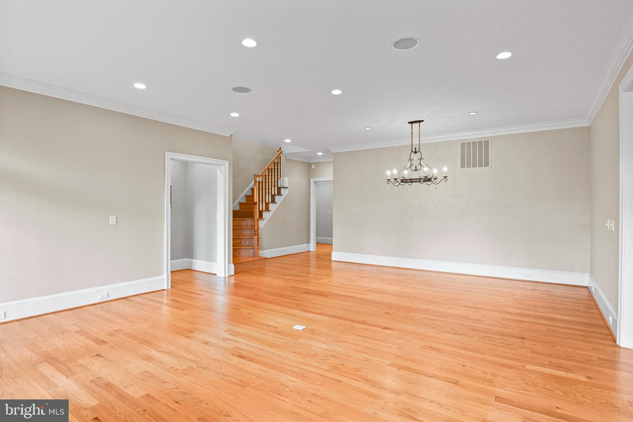 6535 Fairlawn Dr