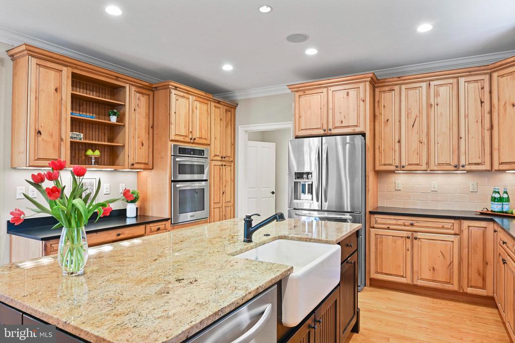 6535 Fairlawn Dr