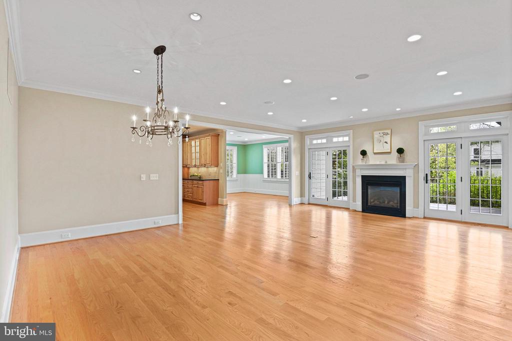 6535 Fairlawn Dr