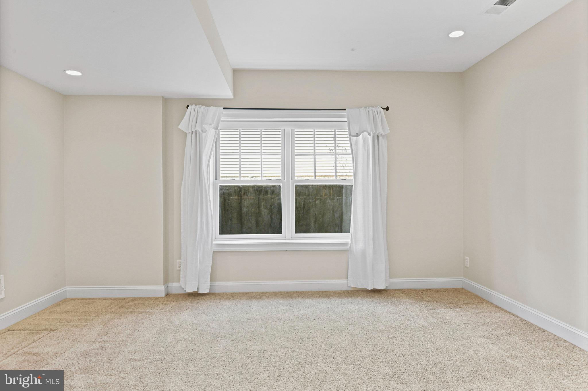 6535 Fairlawn Dr