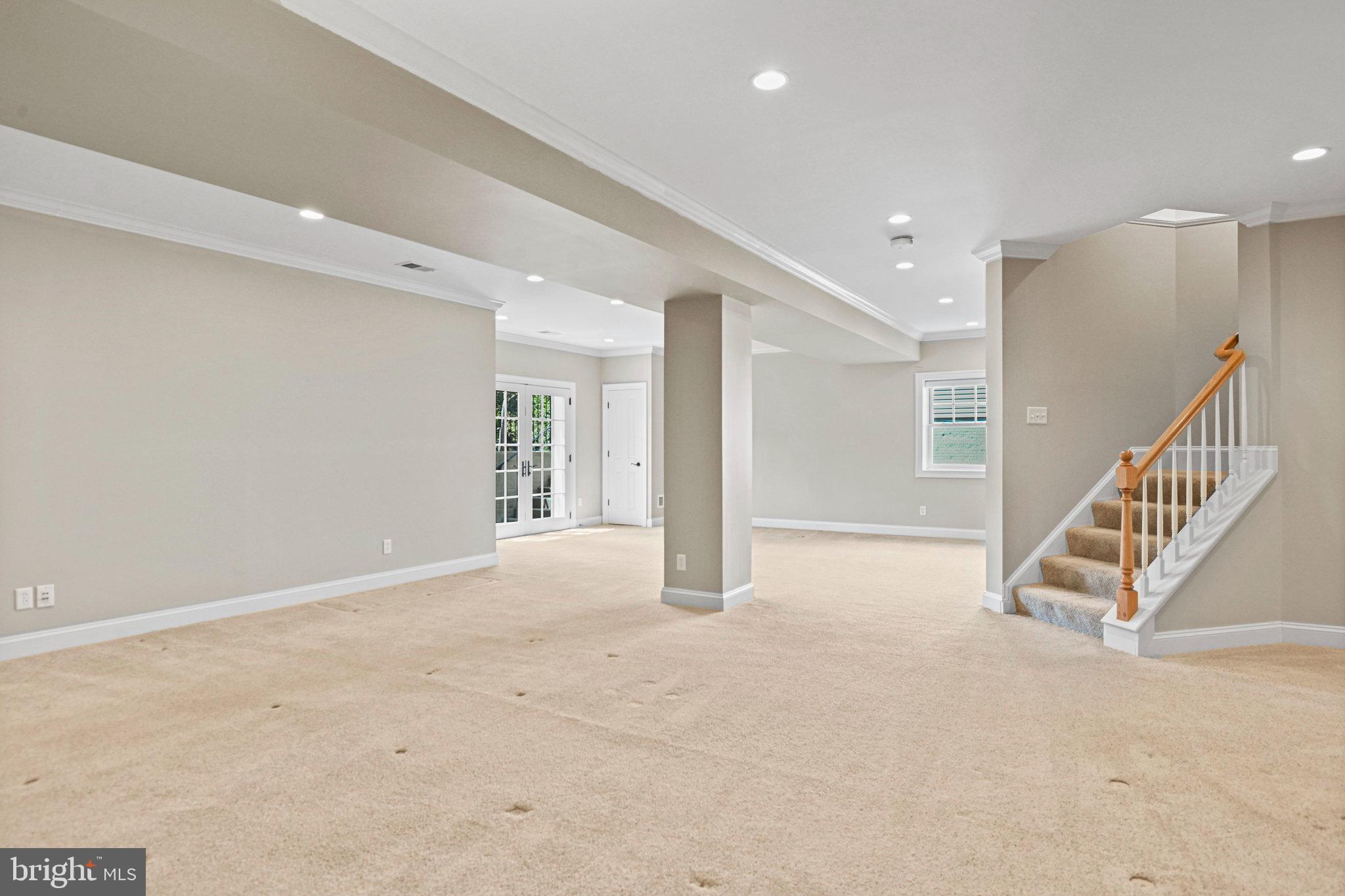 6535 Fairlawn Dr