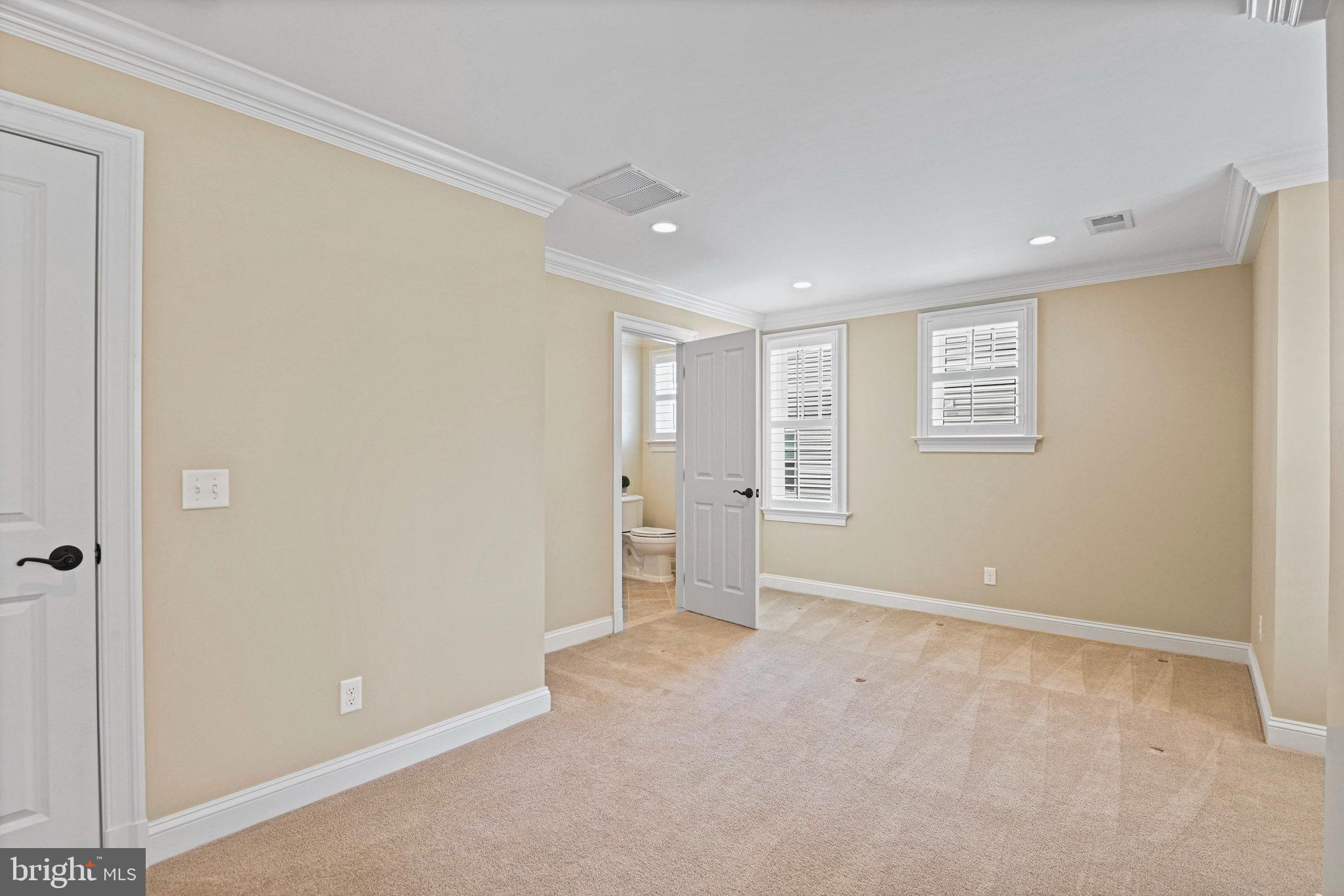 6535 Fairlawn Dr