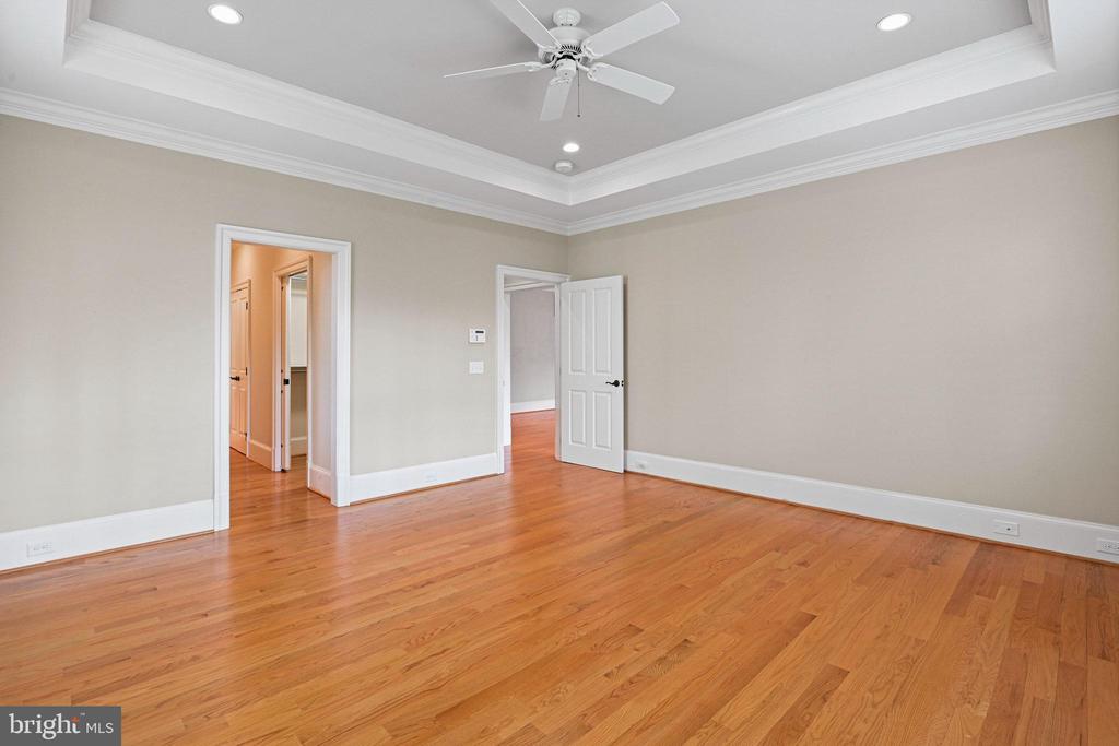 6535 Fairlawn Dr