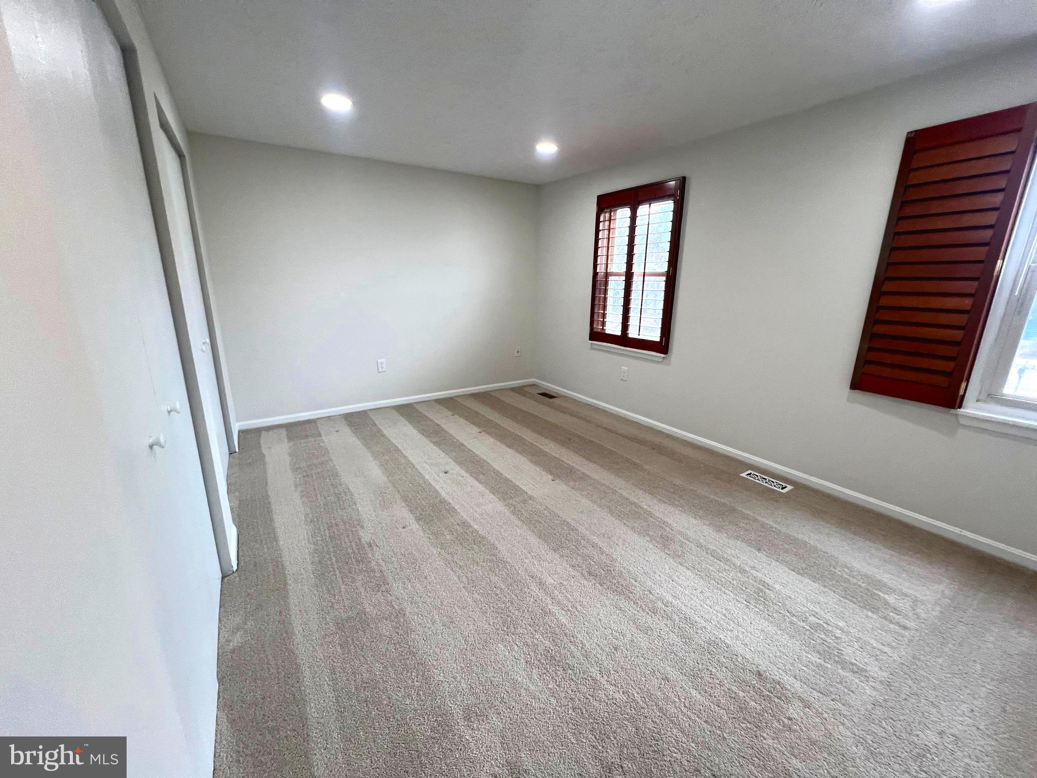 13314 HOLLINGER AVENUE