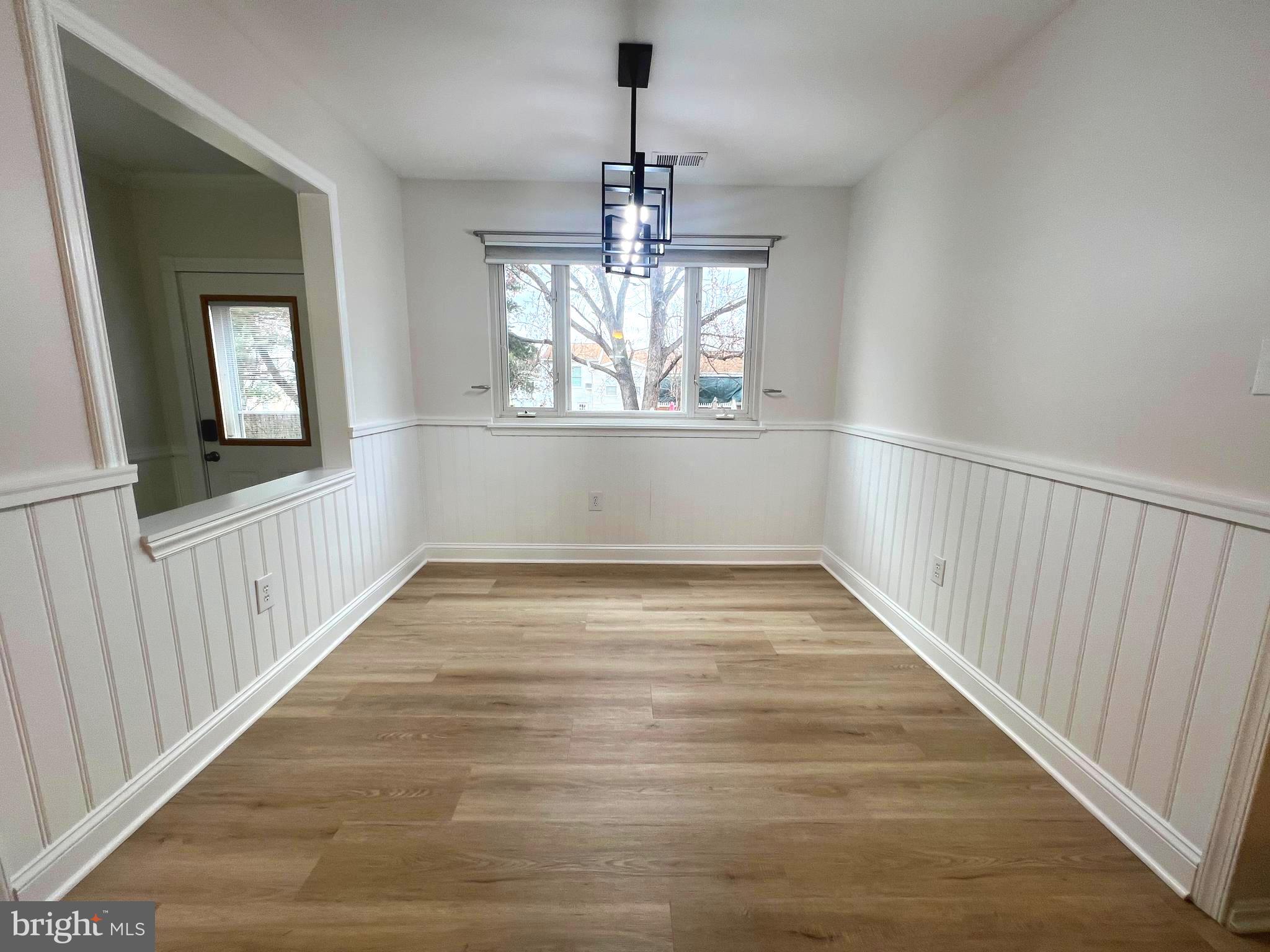 13314 HOLLINGER AVENUE