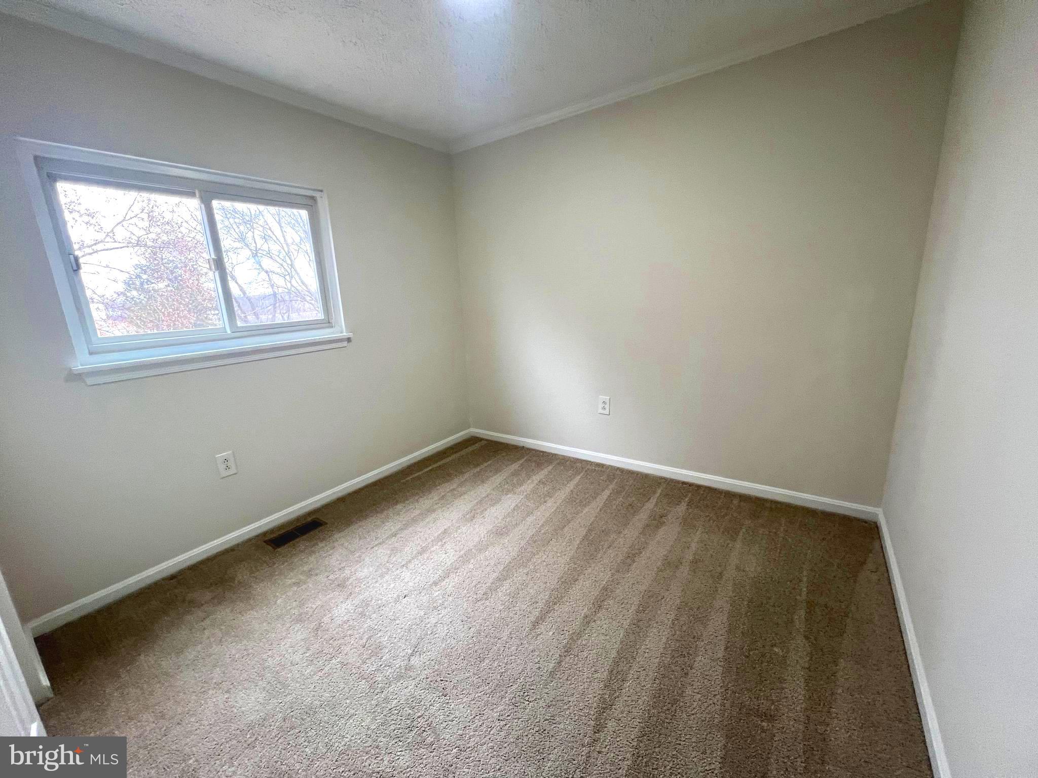 13314 HOLLINGER AVENUE