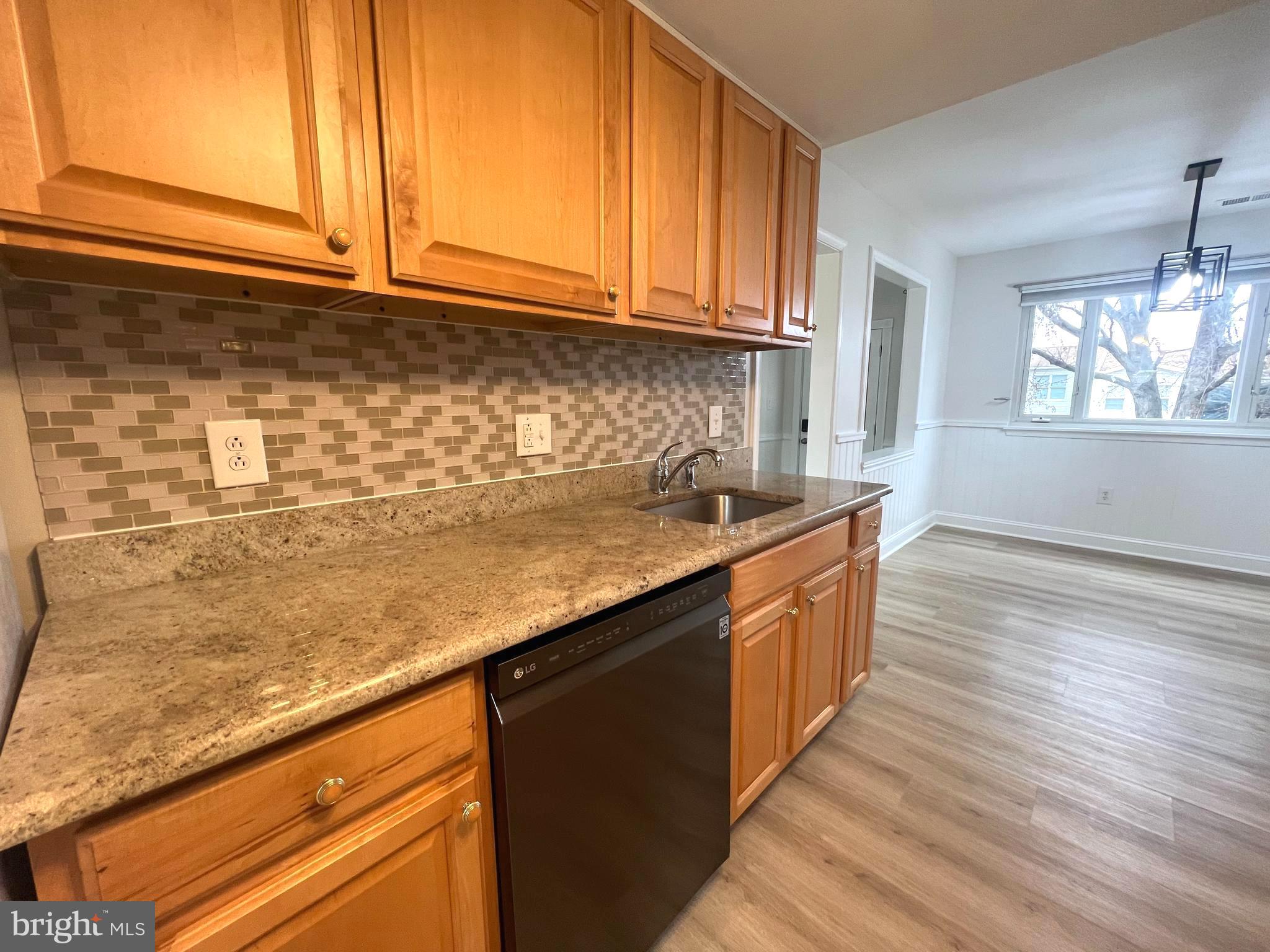 13314 HOLLINGER AVENUE