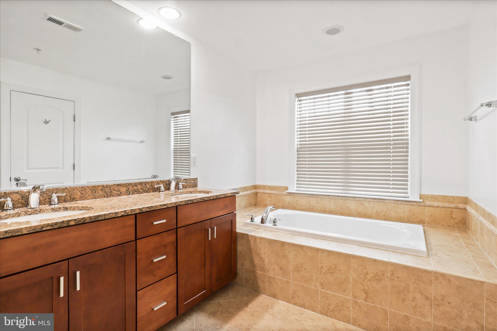 8072 CRIAZA BRANCH COURT