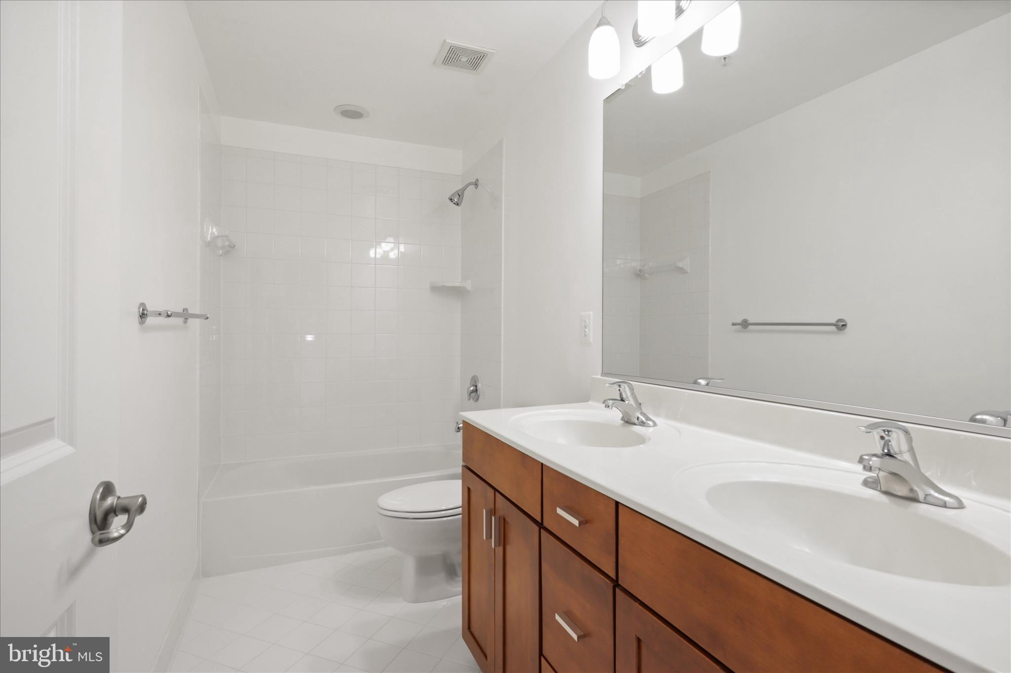 8072 CRIAZA BRANCH COURT