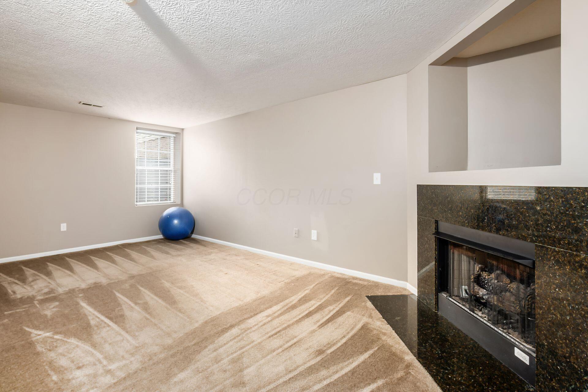 185 Prairiecreek Way