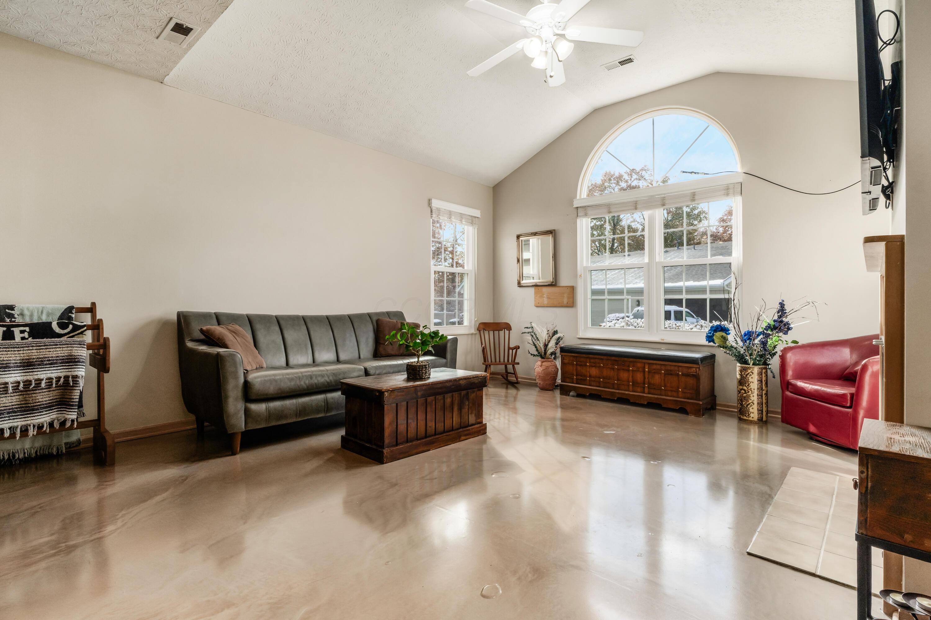 819 Windward Way, 19