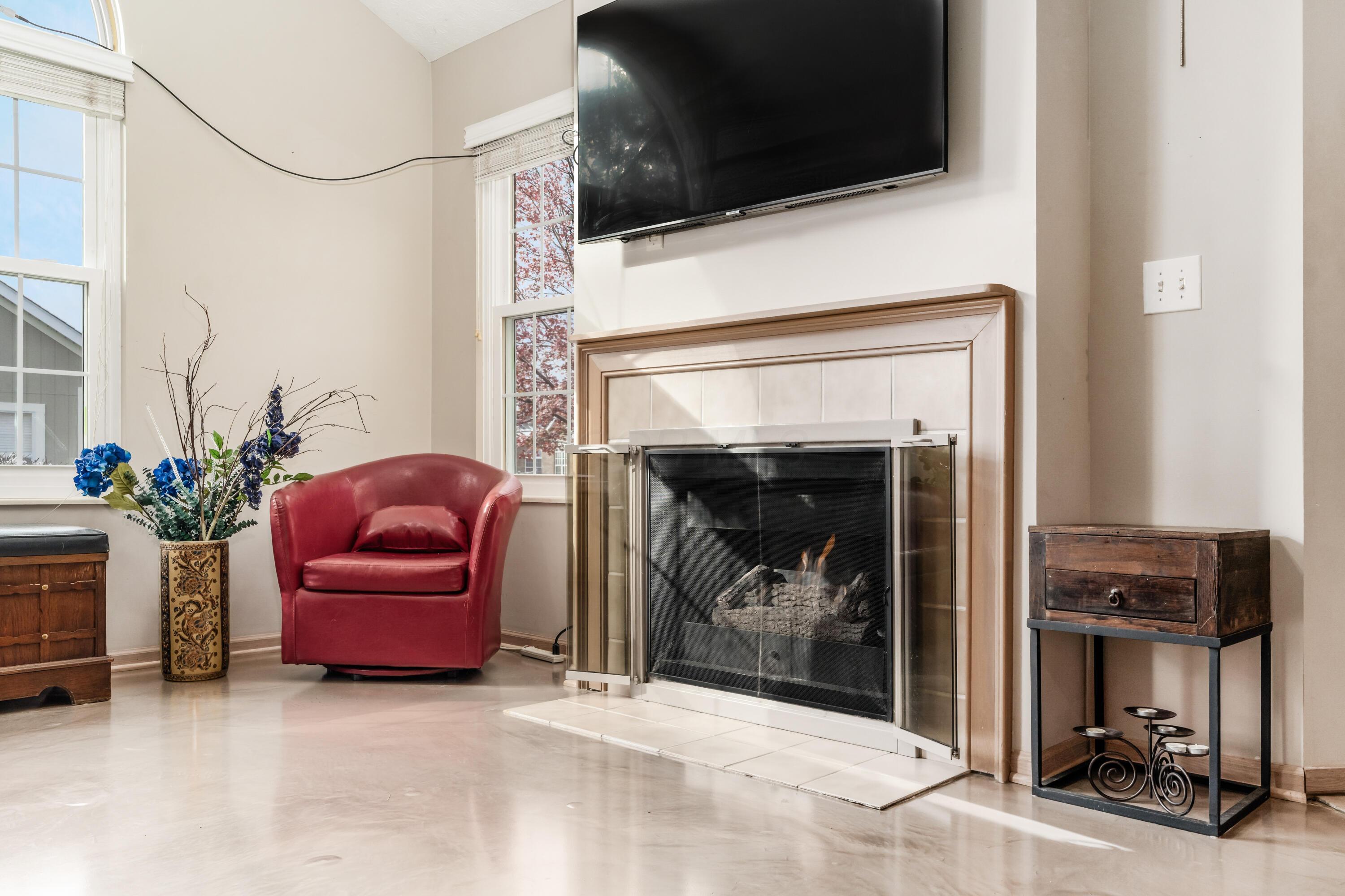 819 Windward Way, 19