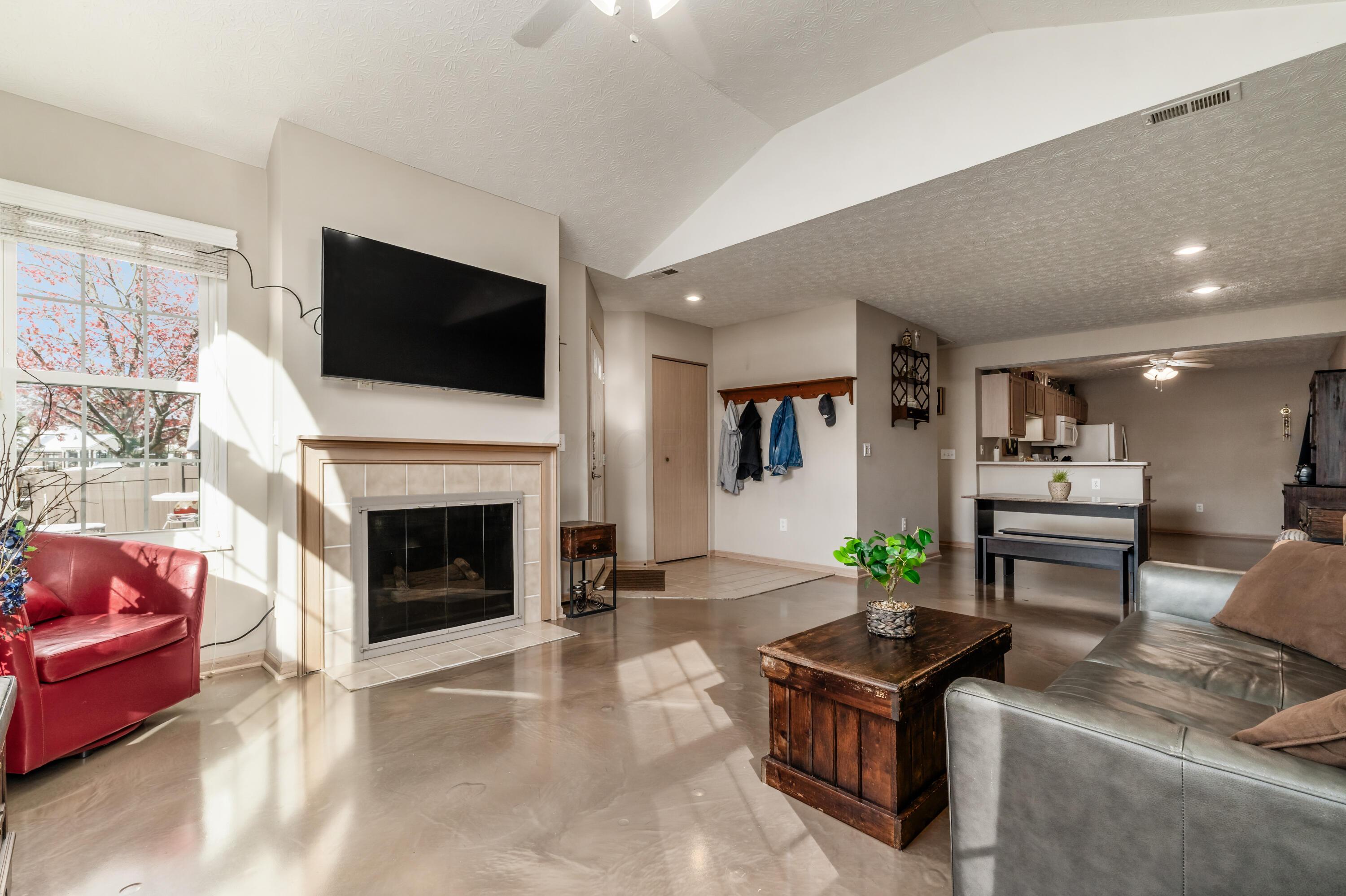 819 Windward Way, 19