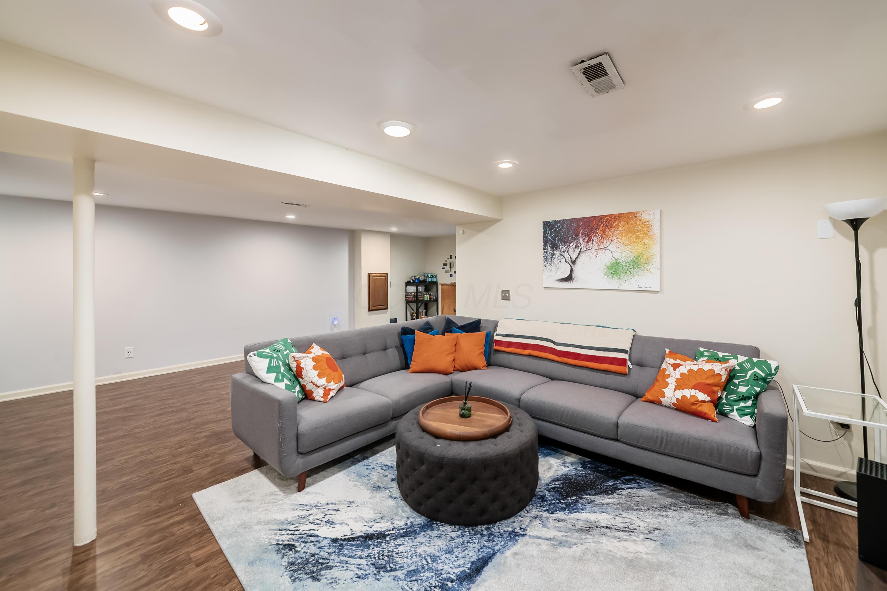 613 Mistletoe Street