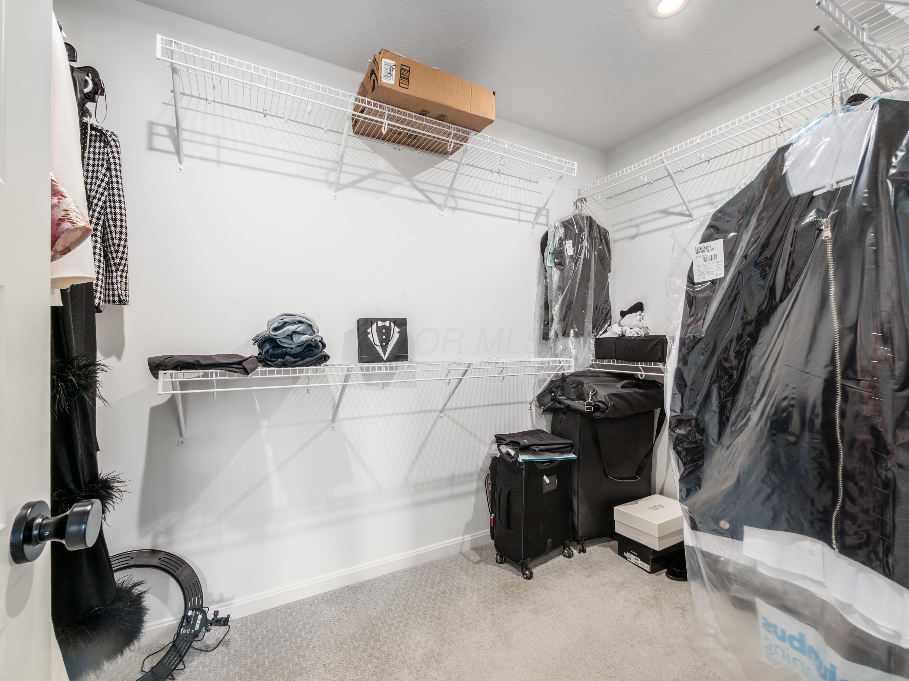 1059 Beehive Grove