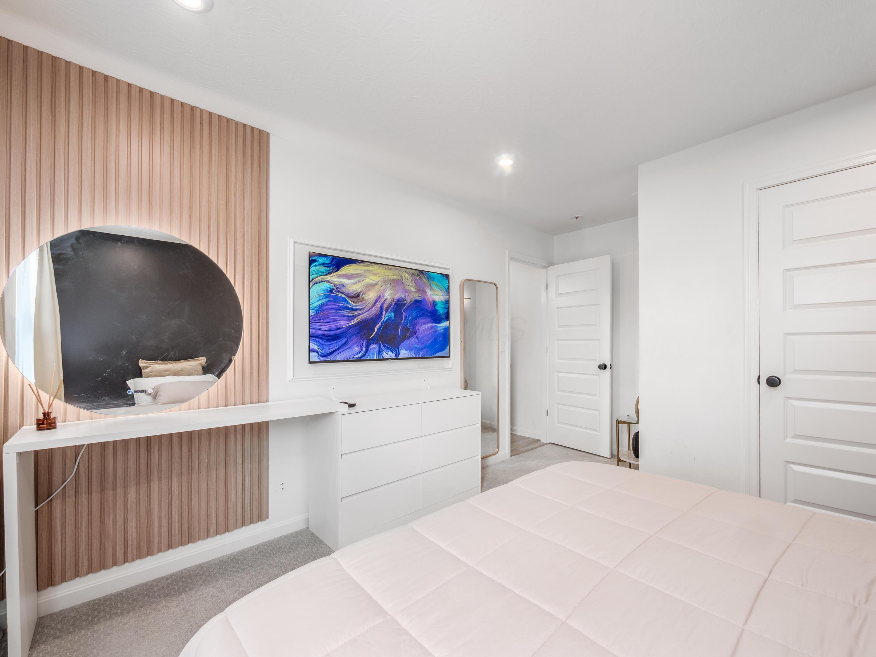 1059 Beehive Grove