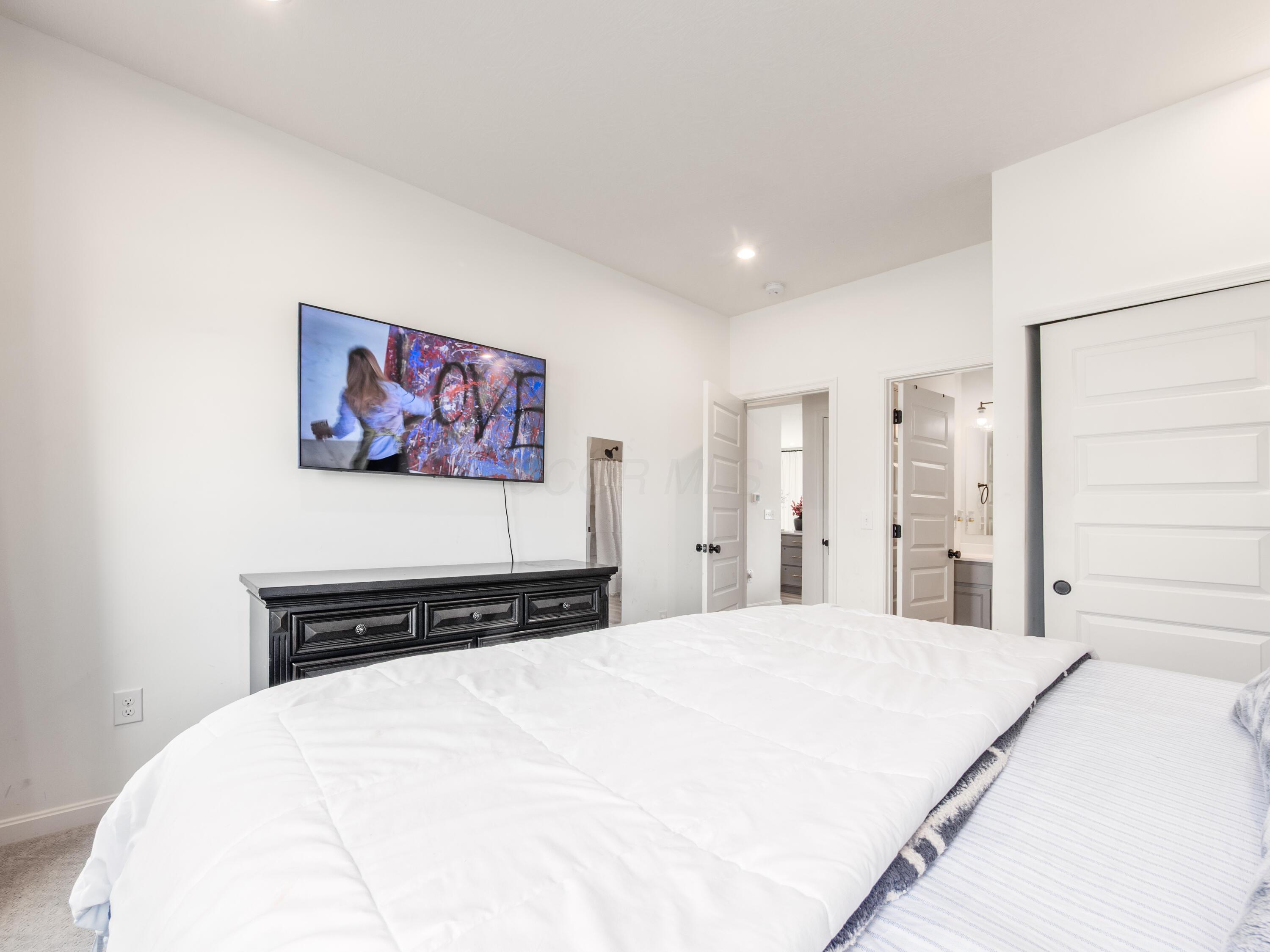 1059 Beehive Grove