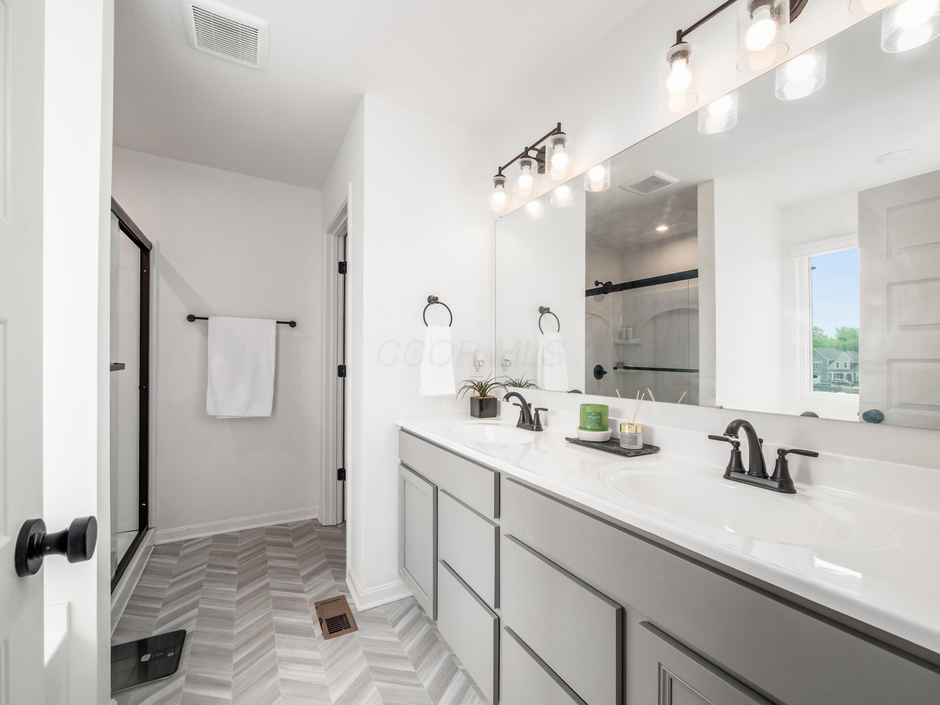 1059 Beehive Grove