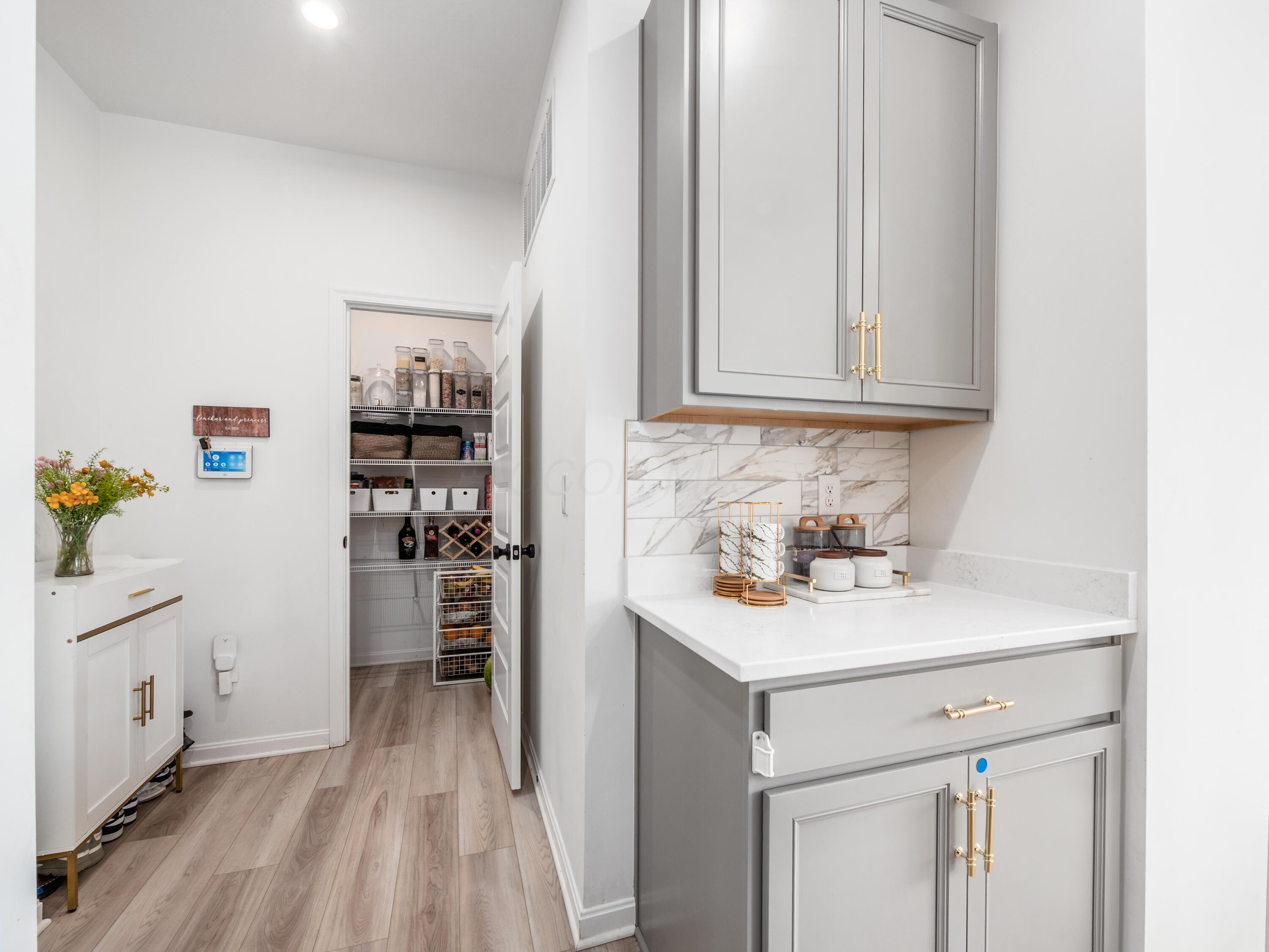 1059 Beehive Grove
