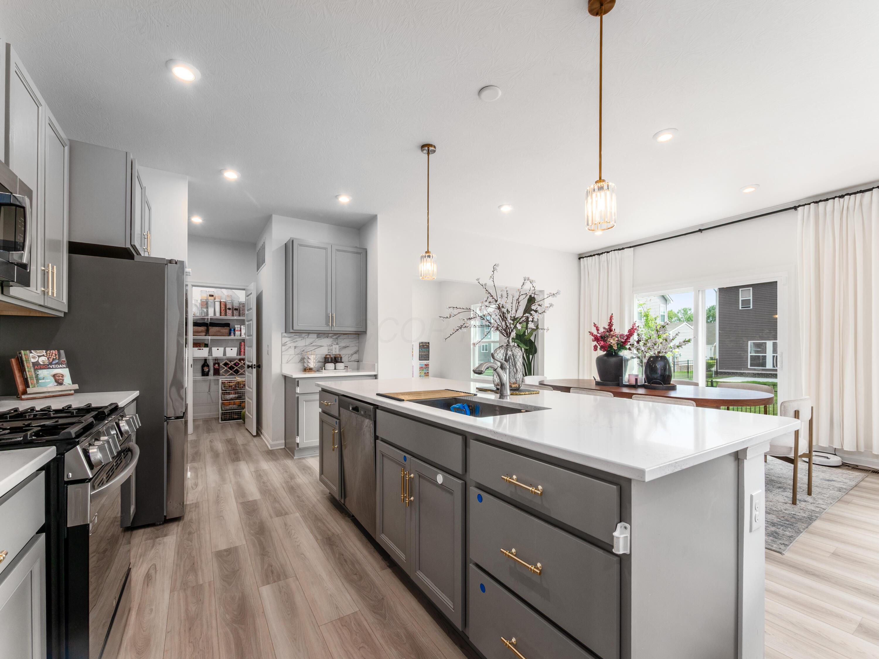 1059 Beehive Grove