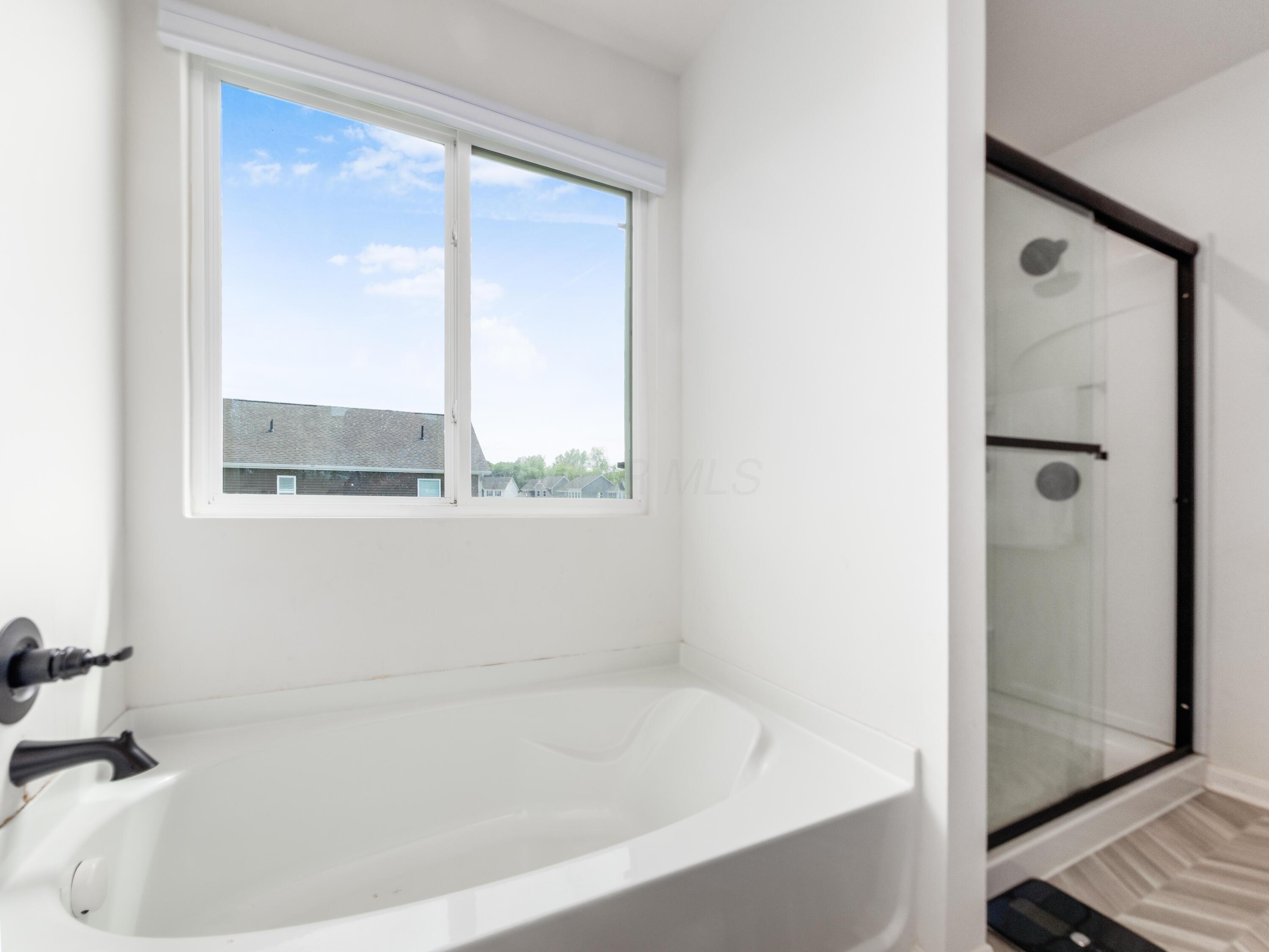 1059 Beehive Grove