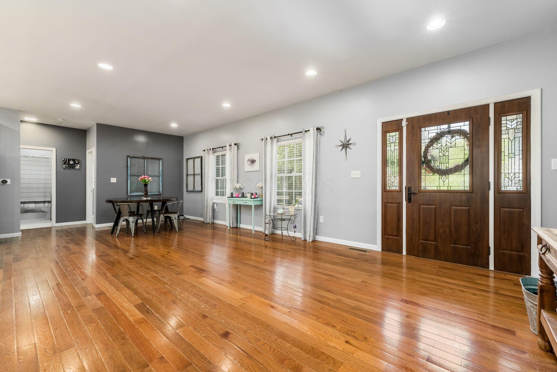 431 W Johnstown Road