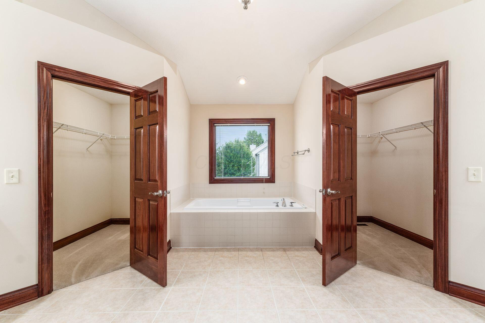 8540 Oakshire Drive