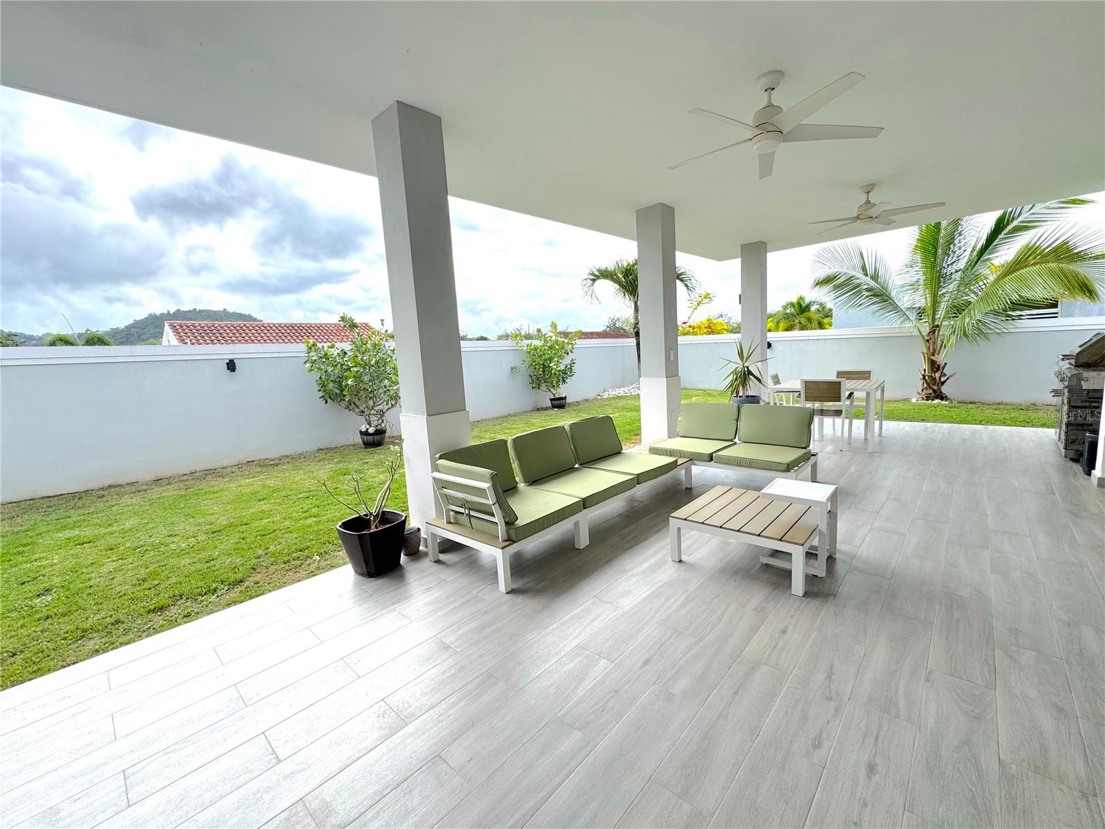 66 CAMINO LOS CEDROS