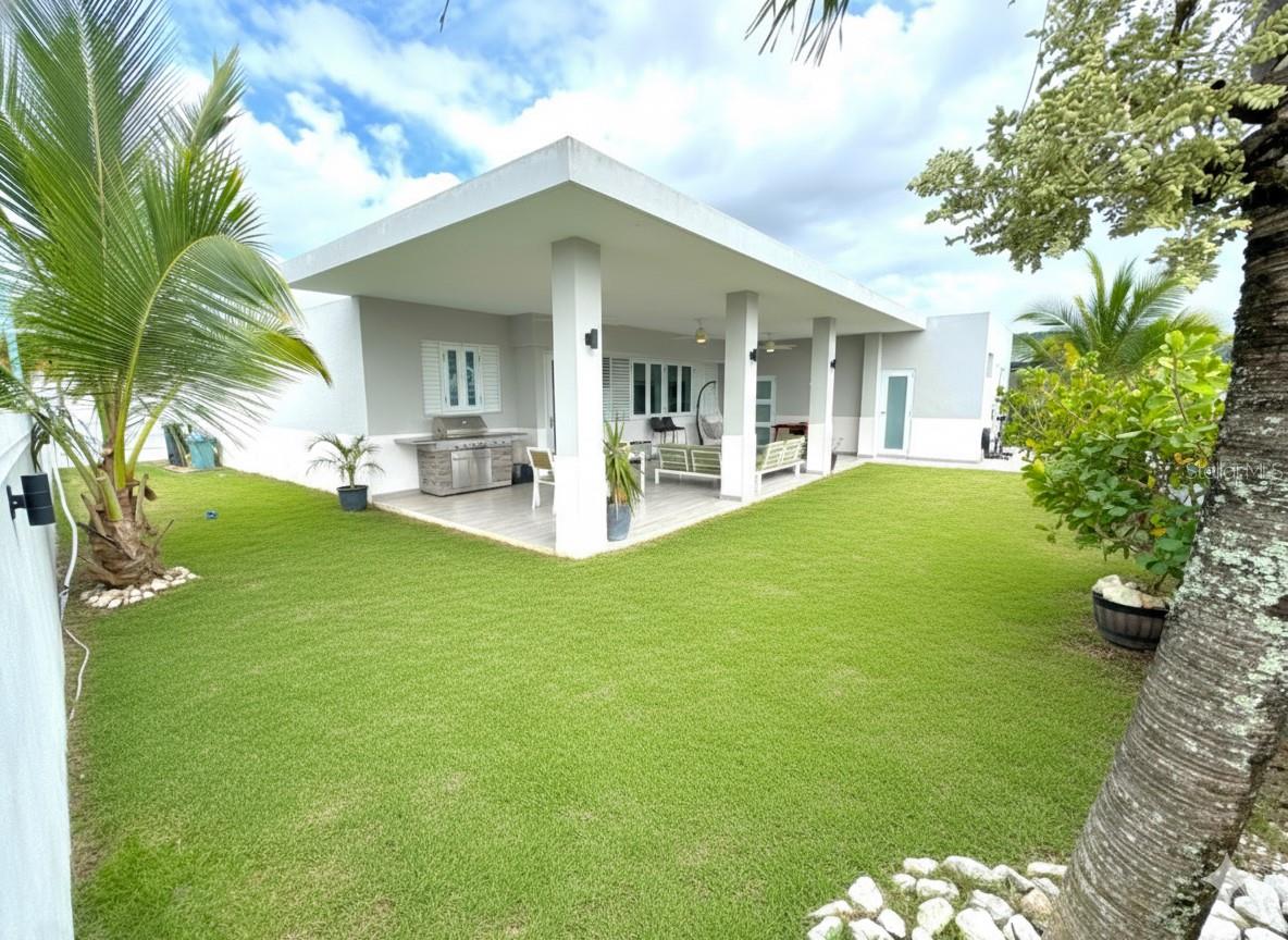 66 CAMINO LOS CEDROS