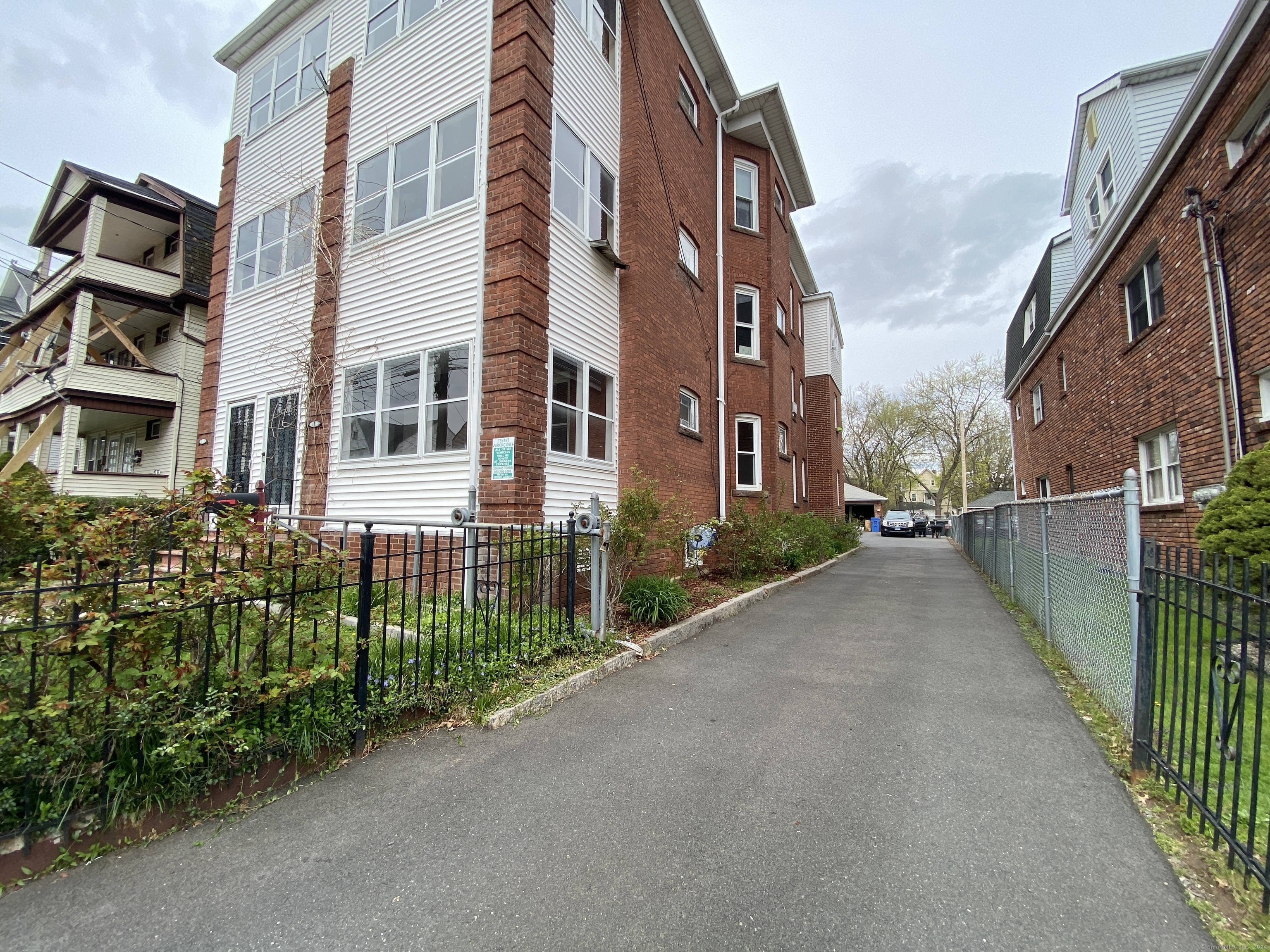 176 Adelaide Street