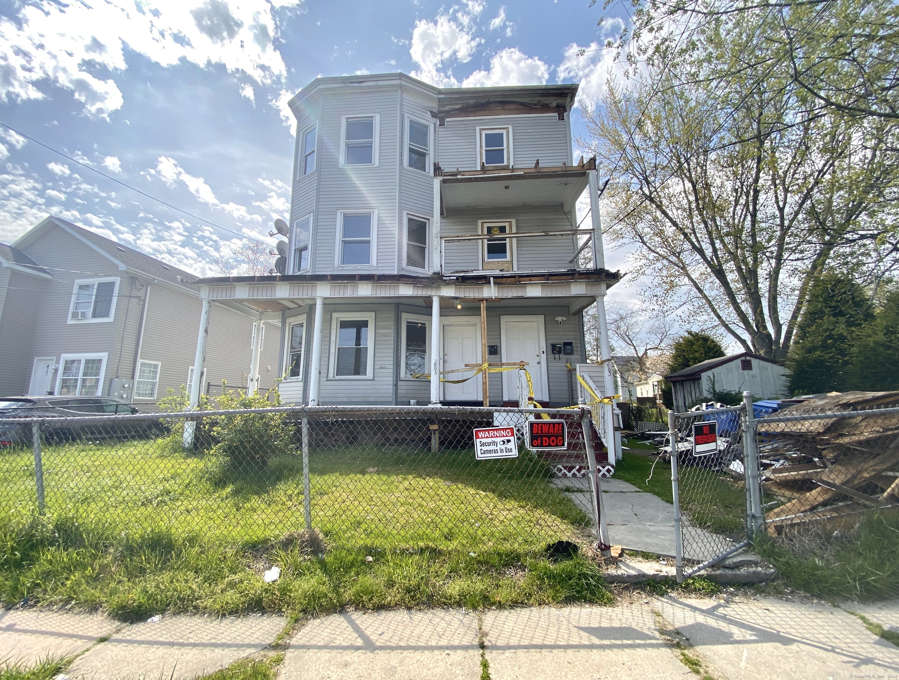 283 Martin Street 2nd Floor