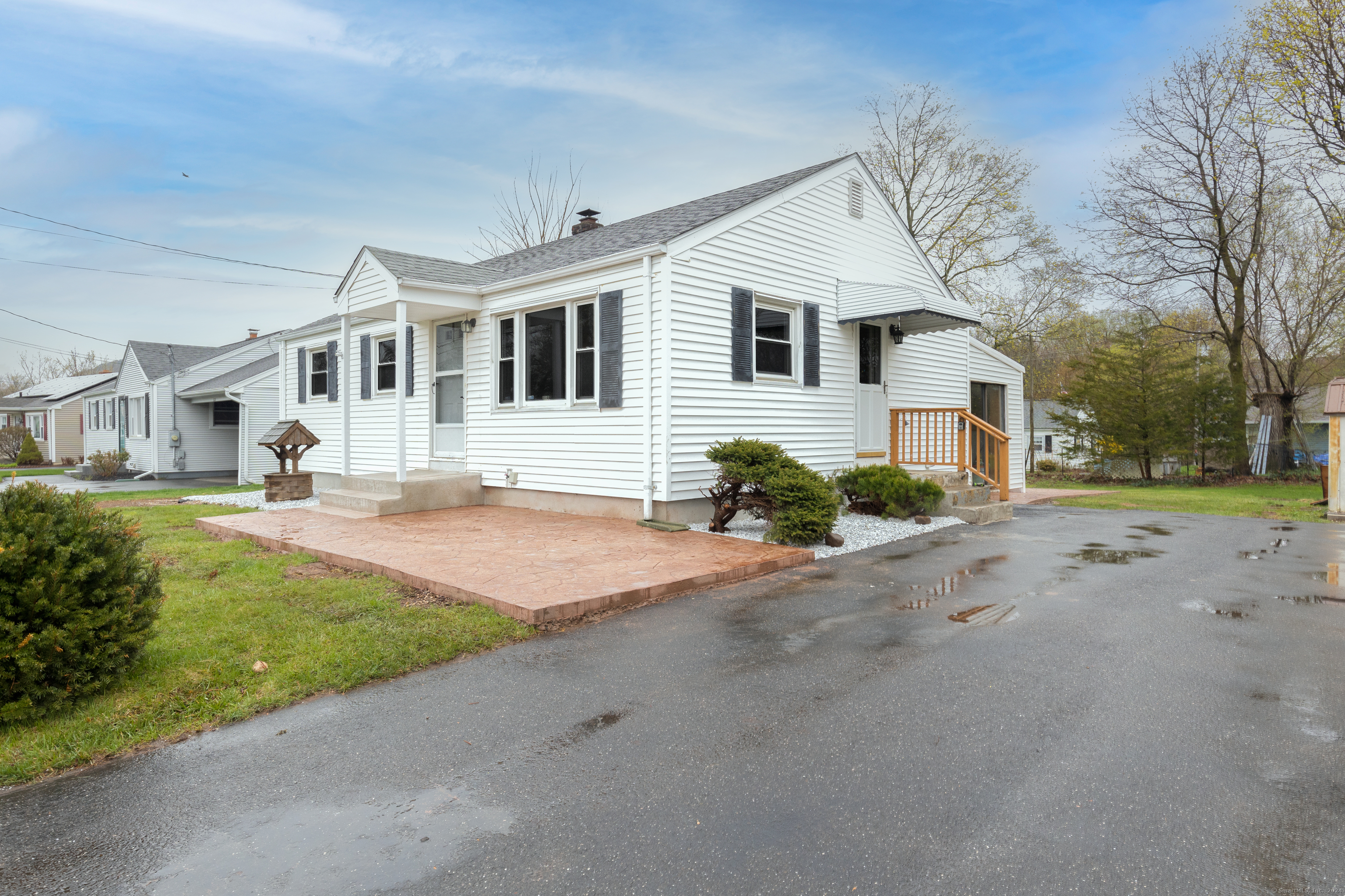 158 Round Hill Road