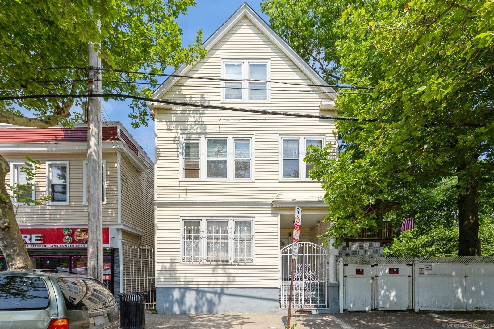 589 Washington Avenue