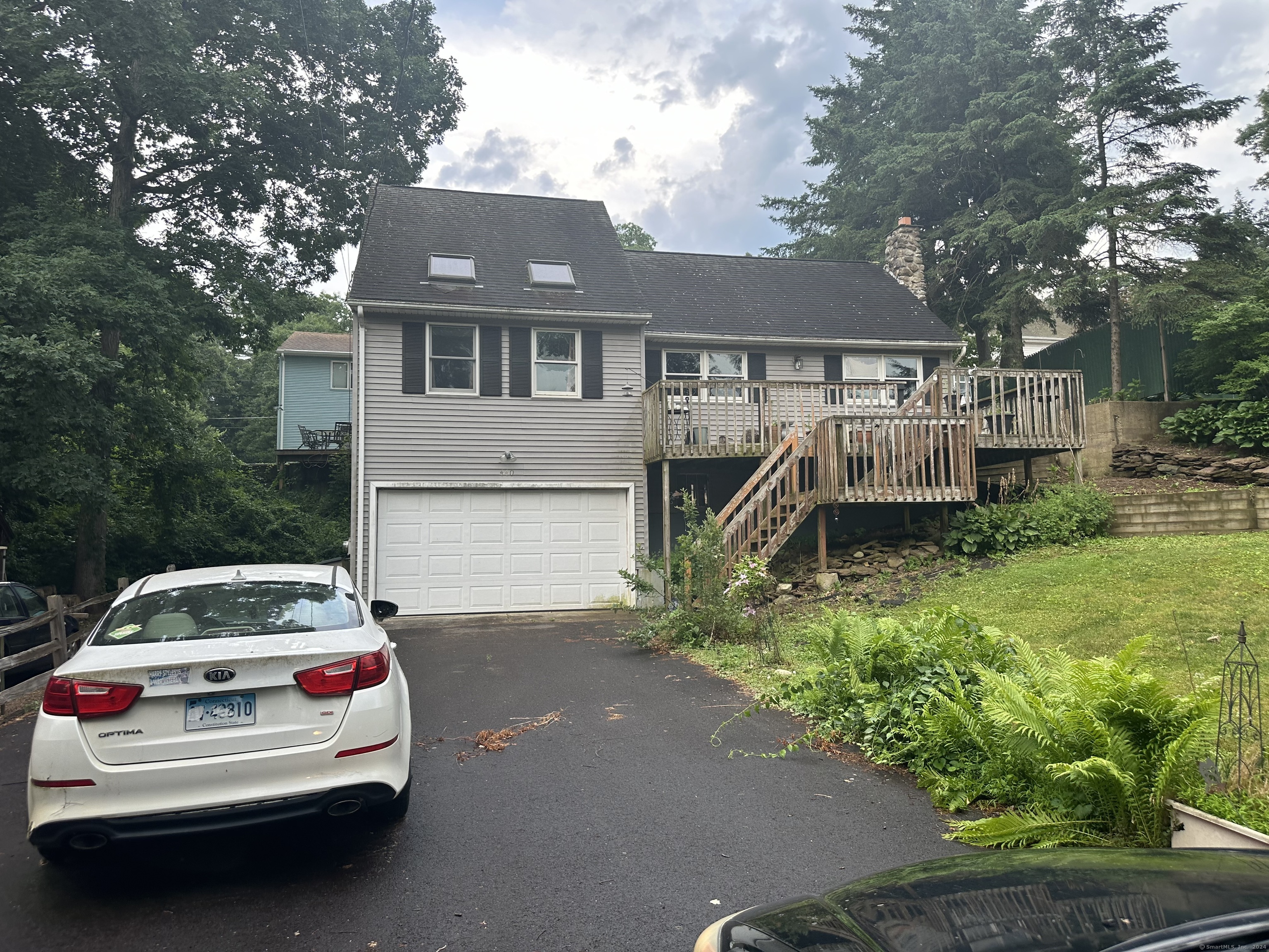 440 Lakeview Drive