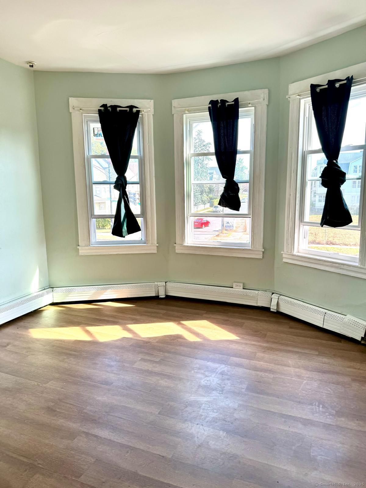 125-127 Franklin Avenue 2nd Floor