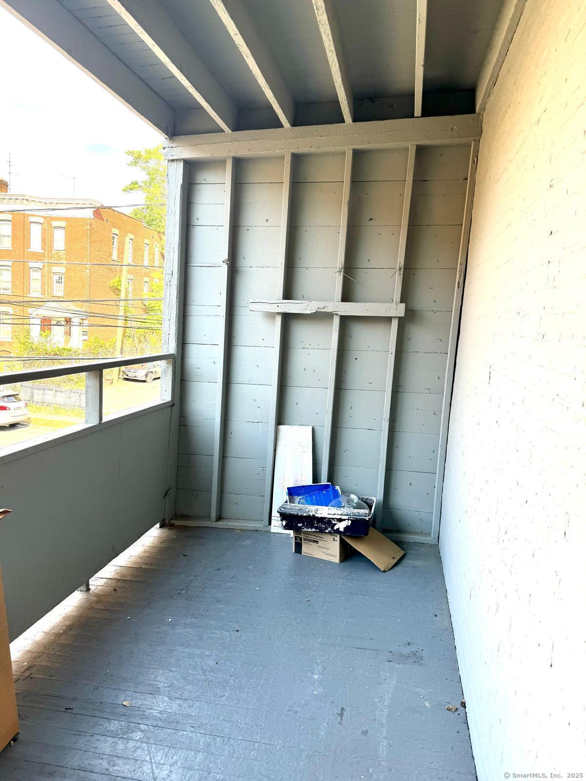 125-127 Franklin Avenue 2nd Floor