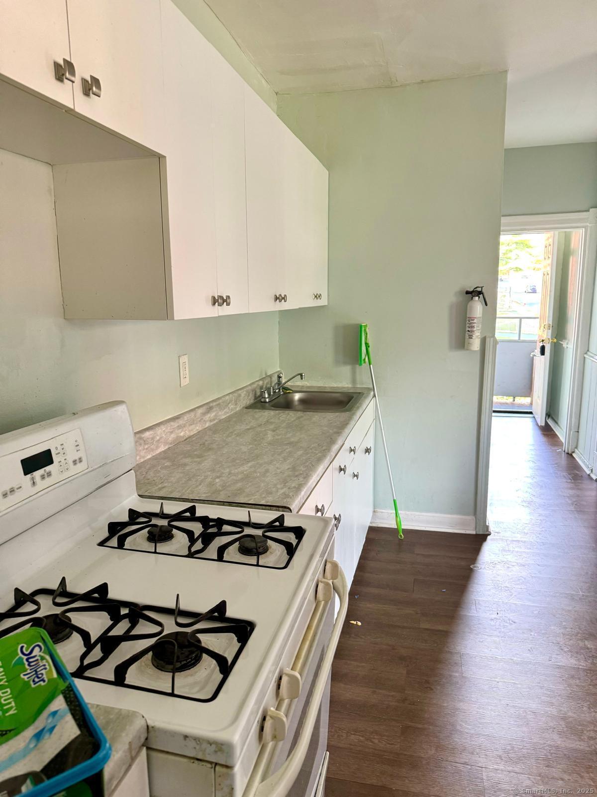 125-127 Franklin Avenue 2nd Floor