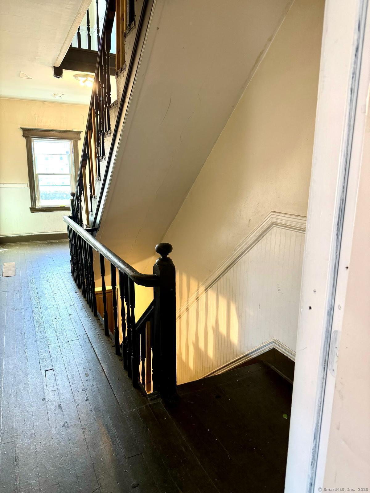 125-127 Franklin Avenue 2nd Floor